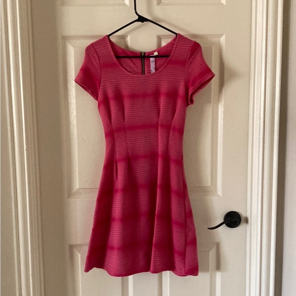 Alya Pink Striped Fit and Flare Bodycon Dress Size Small Pleated Waist Like New